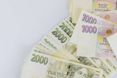 Çekoslovakya 'daki banknotlar nominal değer bin ve iki bin para birimi.