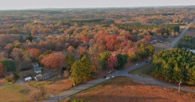 Güney Carolina 'da küçük sessiz bir Amerikan kasabası Sonbahar günü kaynayan ilkbahar