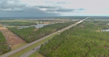 Elmaskafa Mississippi yakınlarındaki I-10 otobanındaki Panorama hava trafik hattı