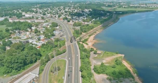 Panoramisch uitzicht in Old Bridge stad in de buurt van baai haven gebied — Stockvideo