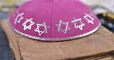 Ortodoks Ortodoks dua sembolü Torah parşömen şalı kippah