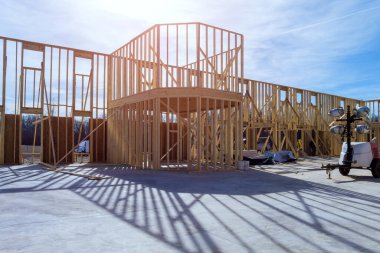 İç mekanda inşaat halindeki Amerikan iskan evi.