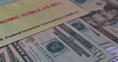 ABD Doları nakit banknotu ve Stimulus 'un, COVID-19 nedeniyle İşveren Kredilerinin Avans Ödemesi Formu 7200 için yardım çeki.