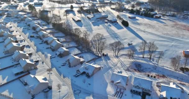 Güney Carolina, Boiling Springs 'te kış mevsiminde güzel şehir manzarasındaki yerleşim yerlerinin hava manzarası — Stok video