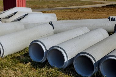 Kanalizasyon sistemi kurulumu için hazırlanmış hazırlık binası.