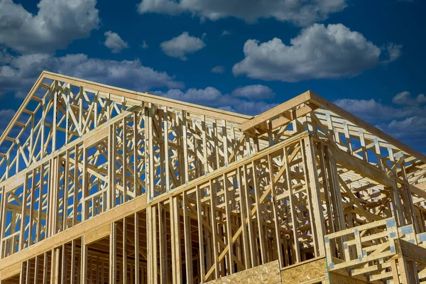 New Construction Framed Building Rafters Roof Beams Construction Framework — Stock Photo, Image