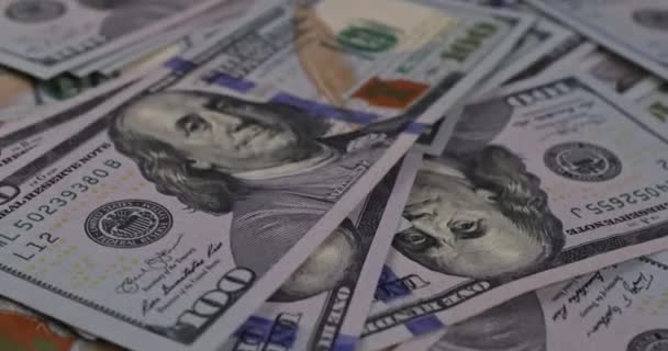 Americká hotovost v sto dolarů bankovky pozadí close-up — Stock video