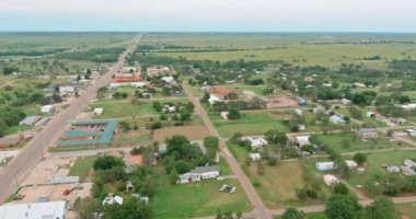 Clinton kasabasının manzarası Oklahoma 'da manzaralı küçük Amerikan kasabasının uyku alanı.
