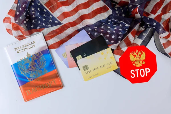 Απαγόρευση Των Συναλλαγών Αποκλεισμού Στη Ρωσική Πιστωτική Κάρτα Αποτέλεσμα Της — Φωτογραφία Αρχείου