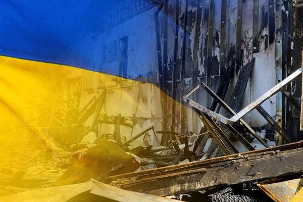 Ukrayna 'da Savaş Yok Rus saldırılarını durdurun Ukrayna bayrağıyla kaplanmış evleri yıkın