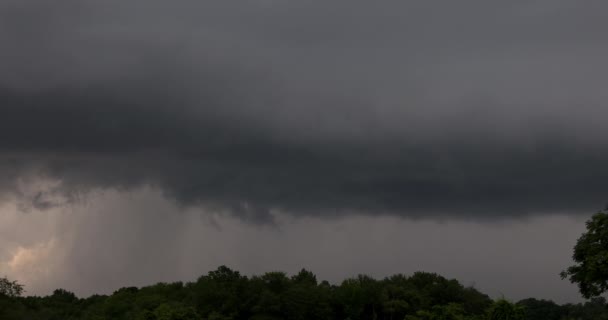 Krásná obloha s blesky během bouřky — Stock video