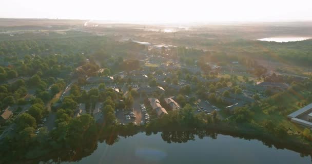 The sunrise views of apartment complex near river in Sayreville New Jersey at America — Stock video