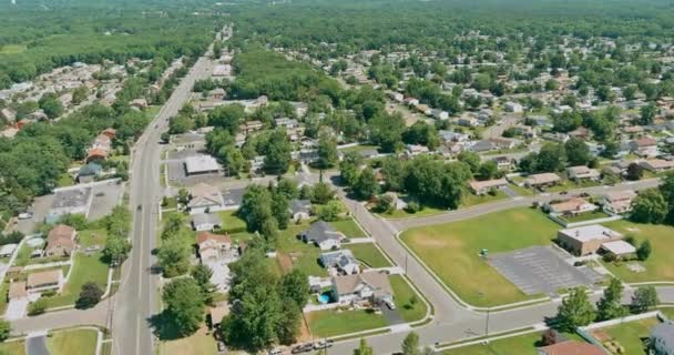 Panoramablick Wohngegend in amerikanischer Stadt, in Monroe New Jersey USA — Stockvideo