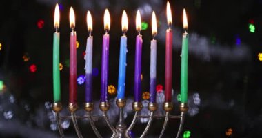 Geleneksel şamdanlı Musevi bayramı