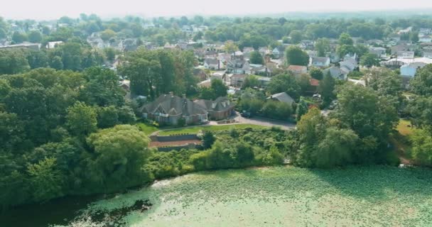 Panoramic view on near pond area small town community in Sayreville New Jersey — Stok Video