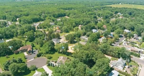 Wide panorama, aerial view with beautiful residential quarters and green streets in Monroe New Jersey USA — Stock Video