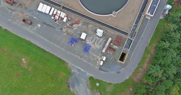 Watertanks in de afvalwaterzuivering na installatie in systemen — Stockvideo