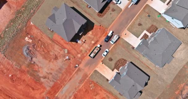 İnşaat malzemelerinin inşaat sahasında hava görüntüsü hazırlığı — Stok video