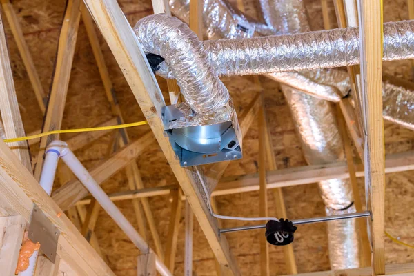 Tubos Ventilación Material Aislamiento Ático Sistema Ventilación Limpieza Aire Casa — Foto de Stock