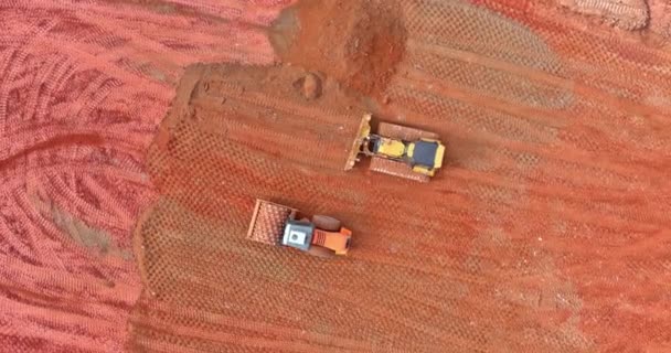 Hava Manzaralı Bir Inşaat Alanı Hazırlayın Kamyon Buldozer Hareket Halinde — Stok video