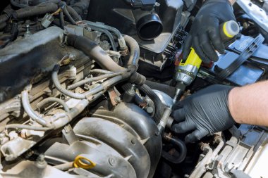 Otomobil garaj servisine manifold girişi