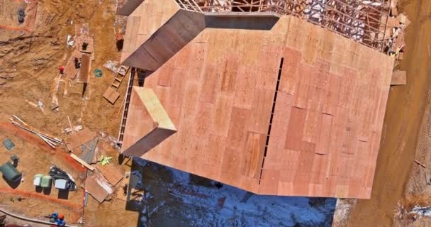 建築現場における屋根裏木造建築の詳細トップビュー — ストック動画