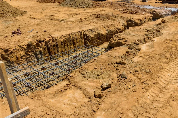 Construyendo Una Estructura Sitio Construcción Utilizando Varillas Acero Hormigón Armado — Foto de Stock