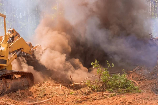 Con Desastre Ecológico Causado Por Los Incendios Forestales Tractor Llena —  Fotos de Stock