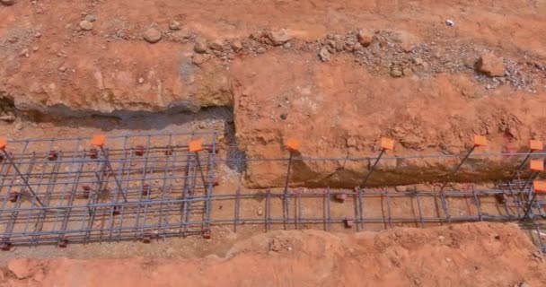 Installation Acier Dans Une Tranchée Pour Une Fondation Maison Sur — Video