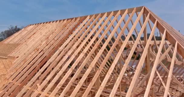 Widok Lotu Ptaka Niedokończonego Domu Drewnianym Procesem Budowy Belki — Wideo stockowe