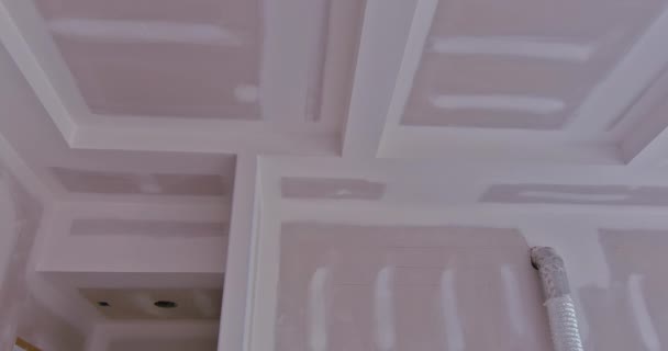 Yeni Yapılmış Bir Evin Duvarlarını Boyamak Için Macunu Bitirmek Boş — Stok video