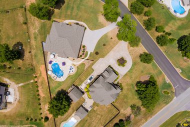 Yerleşim alanı caddesi. Amerika Birleşik Devletleri 'nin güneyinde, Boiling Springs' de hava manzaralı küçük bir kasaba.