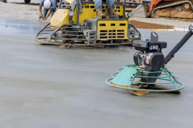 Beton zemini cilalayan alçı kaplı çimento parlatma makinesi.