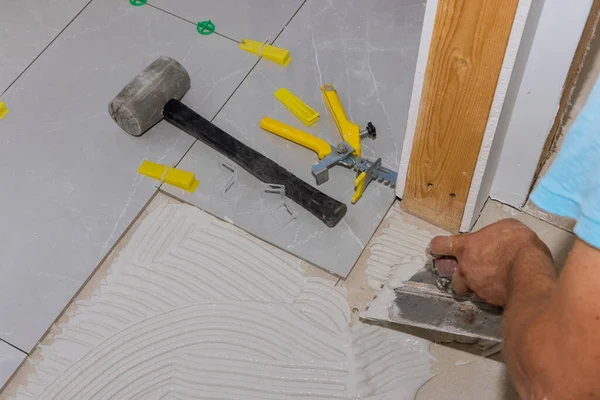 Construction Site Spreading Wet Mortar Applying Tiles Bathroom Floor Puts — ストック写真