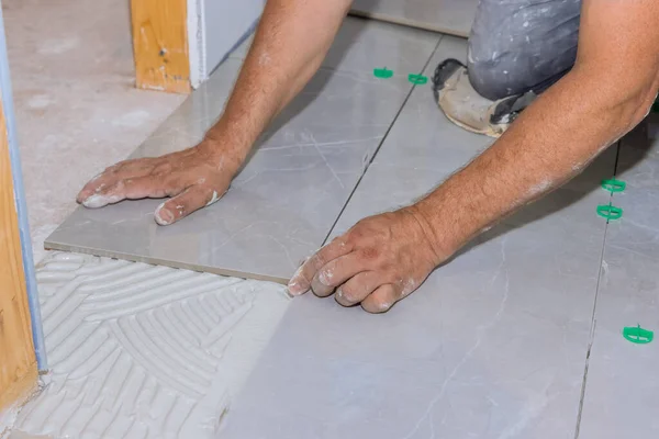 Tile Levelling System Plastic Clips Wedges Bathroom Construction Working — Foto de Stock