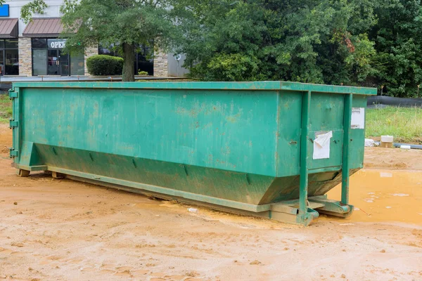 Using Metal Container Trash Dumpster Recycling Garbage Considered Good Idea — 图库照片