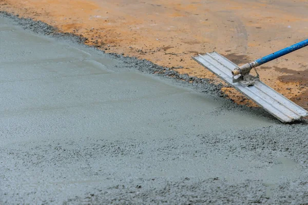 Mason Worker Holding Steel Fresno Concrete Trowel Smoothing Plastering New — Stockfoto