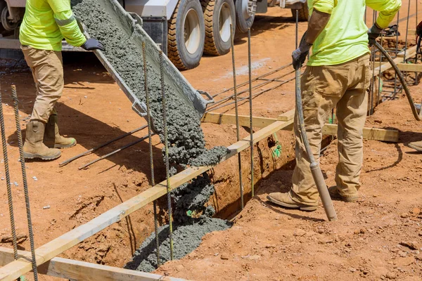 Process Pouring Concrete Trenches Serve Foundation Building Construction Site — Stockfoto