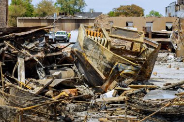 Savaş sırasında Rus ordusu tarafından yok edilen ve yakılan evler.