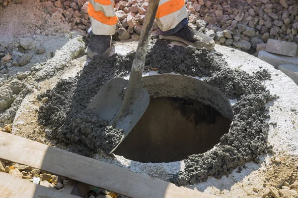 Versorgungsarbeiter Baugrube Für Klärgrube Kanalschacht Kanalsanierung — Stockfoto