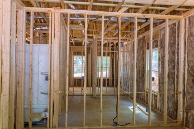 Yeni konut projesi için inşaat sahasındaki inşaat kirişi çerçevesi çerçevesi altında