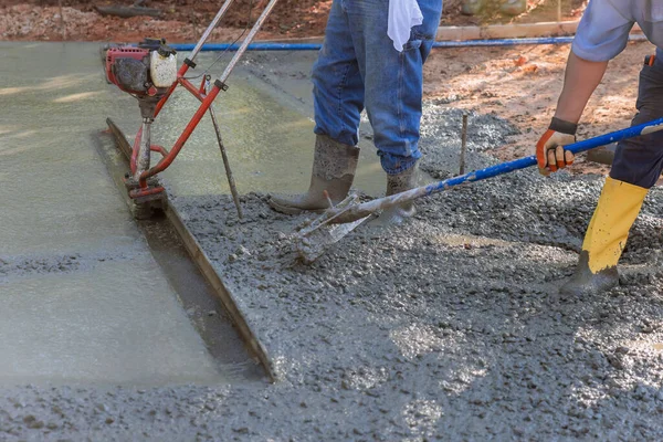 Construction New Driveway Machine Used Align Compacted Layer Fresh Concrete — Stock Photo, Image