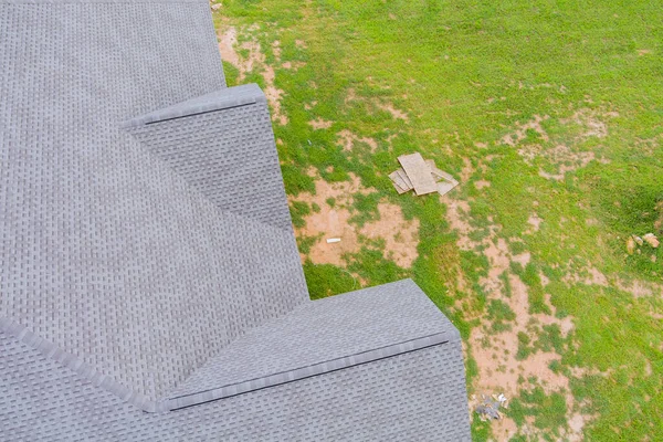 Construction Phase Newly Constructed House Roof Being Covered Asphalt Shingles — Stock Photo, Image