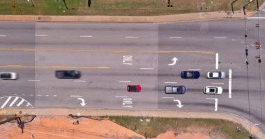Ne zaman bir araç bir kavşağı geçse, yoğun bir trafik sıkışıklığına dönüşür.