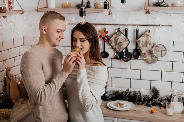 Lovely Young Romantic Couple Standing Kitchen Hugging Eat Croissant Home — Stock Photo, Image