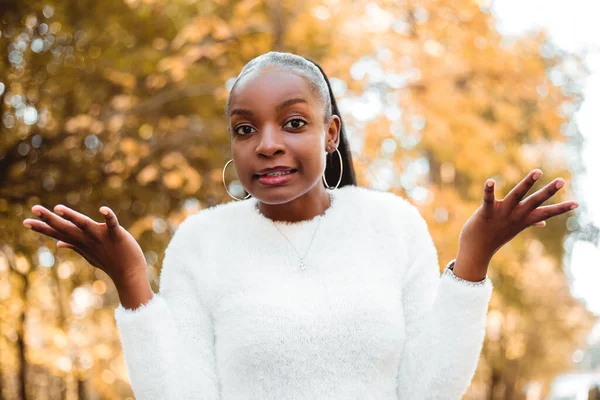 Oops Know Confused African American Woman Dark Hair Clenches Teeth — Stockfoto