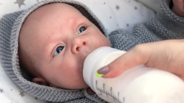 Vídeo Câmara Lenta 1080P Close Bebê Recém Nascido Criança Deitada — Vídeo de Stock