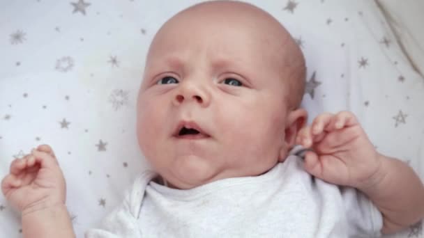 1080P Yavaş Çekim Videosu Bebek Arabasında Bebek Arabasında Uzanan Eğlenen — Stok video