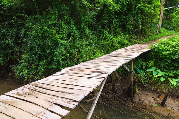 Houten brug. — Stockfoto