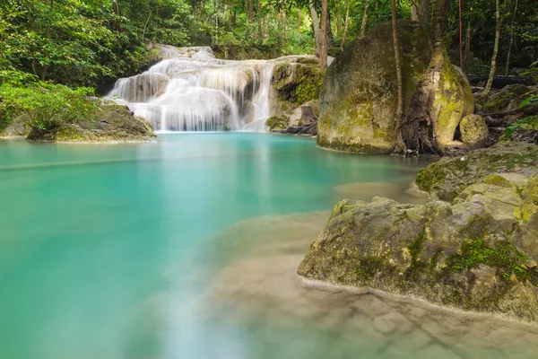 Chute d'eau d'Erawan niveau 1 . — Photo